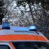 Ein 82-jähriger Fußgänger hat sich bei einem Verkehrsunfall in Füssen schwer verletzt. (Symbolbild)