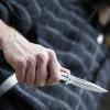 Am Samstagabend hat ein 23-Jähriger zwei seiner Mitbewohner leicht mit einem Messer verletzt. (Symbolbild)