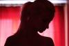 Die Polizei hat drei Frauen in Bad Wörishofen der illegalen Prostitution überführt. Nach ersten Erkenntnissen boten die Prostituierten ihre Dienste über einen Messengerdienst an. Außerdem stellte sich heraus, dass gegen eine der Frauen ein Haftbefehl vorlag. (Symbolbild)