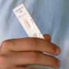 Positiver Corona-TestDie bundesweite 7-Tage-Inzidenz ist im Vergleich zur Vorwoche weiter gesunken und liegt nun bei 652,0 Neuinfektionen je 100.000 Einwohner. (Symbolbild)