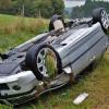 Mehrfach überschlagen: Auto kommt auf B12 bei Waltenhofen ins Schleudern
