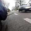 Auto streift Fußgängerin in Mindelheim: Fahrerin flüchtet