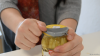 Life Hack #58: 5 Tipps, wie man ein Einmachglas öffnen kann