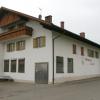 Die ehemalige Metzgerei Martin gehört jetzt der Gemeinde Ingenried. Hier soll die Bäckerei Würfl angesiedelt werden und ein Dorfladen entstehen.