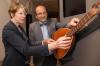 Nach einem Streifzug durch das Museum, in dem die Bundestagsabgeordnete Ulrike Bahr die Lauten bewunderte und mehr über die Füssener Historie erfuhr, ging es Bürgermeister Paul Iacob vor allem um aktuelle Probleme. 