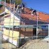 Die Arbeiten am Dorfgemeinschaftshaus in Frickenhausen kommen voran. Derzeit sind bei dem Neubau die Dachdecker am Werk.