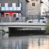 Die neue Brücke zum Forettle-Center macht zwei Mühlbach-Betreibern Kummer: Sie halten das Bauwerk für einen einzigen Konstruktionsfehler und fürchten Aufstauungen, sollte sich dort Treibholz verkeilen. 