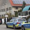 Bei der Durchsuchung zweier Anwesen in Pleß wurden mehrere Waffen sichergestellt.