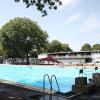 Auf dem Areal des Freibads der Stadt Memmingen könnte das kombinierte Hallen- und Freibad entstehen. Einen Entwurf aus den Jahren 2006/2007 will der Stadtrat nach einstimmigem Beschluss wieder aufnehmen. Doch ob es tatsächlich zu einem Neubau kommt, ist noch offen.
