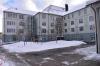 Die Fassade der Grundschule zum Hof wird heuer energetisch saniert. Im nächsten Jahr folgt die Seite zur Straße hin.