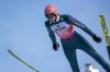 Archivbild: Im Bild springt Karl Geiger bei der Qualifikation der Vierschanzentournee in Oberstdorf.