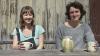 Lisa und Janika machen ihre Ausbildung zur Keramikerin in der Museumstöpferei in Illerbeuren.