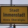 Die Gemeinde Immenstadt will den Landkreis Oberallgäu verklagen.  Grund ist die Hochwasserverbauung „Unterm Horn“. Der Stadtrat plädiert für eine härtere Gangart. 
