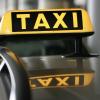 Unbekannte Fahrgäste haben Kopfstützen aus einem Kaufbeurer Taxi gestohlen. Der Fahrer hatte nichts bemerkt.