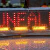 Unfall: Autofahrer (19) übersieht Motorradfahrer (36). 