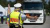 Im Rahmen der länderübergreifenden Verkehrssicherheitsaktion sicher.mobil.leben führte die Polizei am Donnerstag zahlreiche Lkw-Kontrollen durch (Symbolbild). 