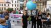 Extinction Rebellion ist eine weltweite soziale Bewegung, die sich mit Mitteln des zivilen Ungehorsams gegen das Massenaussterben von Tieren und Pflanzen und das mögliche Aussterben der Menschheit als Folge der Klimakrise und der Vernichtung von Lebensraum einsetzt