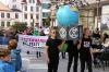 Extinction Rebellion ist eine weltweite soziale Bewegung, die sich mit Mitteln des zivilen Ungehorsams gegen das Massenaussterben von Tieren und Pflanzen und das mögliche Aussterben der Menschheit als Folge der Klimakrise und der Vernichtung von Lebensraum einsetzt