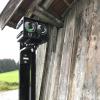Eine alte Lichtschranke hatte ein Privatmann an der Straße zum Ettwieser Weiher aufgebaut. Manche Autofahrer hielten sie für einen Blitzer. Der Kasten musste auf Geheiß der Polizei wieder abmontiert werden.
