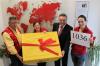 Bild: (v.l.) Der humedica-Ehrenamtliche Wolfgang Schüller, Aktionsleiterin Roswitha Bahner-Gutsche, Bürgermeister Ernst Holy und Weihnachtspäckchenstadt-Organisatorin Nina Göldner. 