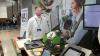 Das Fendt-Team von der Produktionsplanung Smart Factory (im Bild Wladislaw Schneider) zeigte diesen zu Trainingszwecken verwendeten „Montageball“.