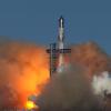 SpaceX's Mega-Rakete Starship hebt zu einem Testflug von der Starbase in Boca Chica, Texas, ab.