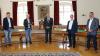 Oberbürgermeister Manfred Schilder dankte Dr. Jan Henrik Sperling für seinen Einsatz als Versorgungsarzt bei der FüGK der Stadt Memmingen. Im Bild (v.l.): Thomas Schuhmaier, Leiter der FüGK, Dr. Jan Henrik Sperling, OB Manfred Schilder, Andreas Land, stv. Leiter der FüGK und Rainer Wölfle, FüGK.