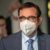 Klaus Holetschek, Bayerischer Gesundheitsminister, hat die Firma Magnet-Schultz in Memmingerberg besucht. (Archivbild)