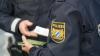 Eigentlich wollte er bei der Lindauer Polizei nur den Diebstahl eines Kennzeichens von seinem Mietwagen anzeigen. Einer aufmerksamen Beamtin fiel dann auf, dass gegen den Mann aktuell ein Fahrverbot vorliegt. (Symbolbild)