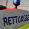 Eine 34-jährige Mutter und ihr vier Monate alter Säugling sind nach einem Unfall am Dienstagnachmittag auf der A7 bei Heimertingen vorsorglich in eine Klinik eingeliefert worden.  (Rettungsdienst-Symbolbild).