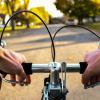 Ein Radfahrer wurde bei einem Unfall in Hergatz schwer verletzt. (Symbolbild)