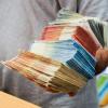 Jede Menge Bargeld hatte ein mutmaßlicher Drogenkurier an der Grenze bei Mittenwald dabei.