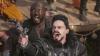 "Pan": Der Pirat Blackbeard (Hugh Jackman, r.) terrorisiert Nimmerland.