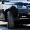 Fahrer eines Range Rovers begeht Fahrerflucht. (Symbolbild)