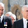 Prinz William (li.) und Prinz Andrew bei der Beerdigung von Prinz Philip.