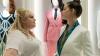 "Glam Girls - Hinreißend verdorben": Penny Rust (Rebel Wilson, li.) und Josephine Chesterfield (Anne Hathaway) haben unterschiedliche Pläne.