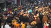 Es sind Bilder, die vielerorts für heftige Kritik und Unverständnis sorgen. Rund 50.000 Menschen feierten in der Kölner Innenstadt am 11.11. den Start in die 5. Jahreszeit. 