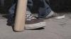 Mit einem Baseballschläger hat ein 20-jähriger Mann seinen Bruder angegriffen und dabei schwer verletzt. (Symbolbild) 