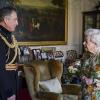 Queen Elizabeth II. mit Sir Nick Carter auf Schloss Windsor.