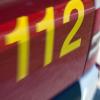 Die Feuerwehr musste eine Frau, die zwischen ihrem Auto und einer Garagenwand eingeklemmt war, befreien (Symbolbild)