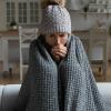 Mehr Kleidung im Zwiebellook hält den Körper im Winter warm.