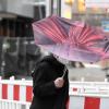 Der Deutsche Wetterdienst (DWD) warnt aktuell vor "schweren Sturmböen" im gesamten Allgäu. (Symbolbild) 