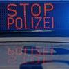 In Lindau hat die Polizei am frühen Mittwochmorgen einen 27-jährigen Autofahrer kontrolliert. Den Mann erwarten nun gleich mehrere Anzeigen. (Symbolbild)