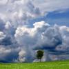 Das Wetter am Wochenende bringt Wolken, Sonne und Sturm. Aber auch Schnee und Regen sind möglich. (Symbolbild).