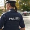 Während einer Unfallaufnahme wurde die Polizistin von den Passanten angepöbelt und massiv gestört. Einer der Beiden wurde wegen seines aggressiven Verhaltens verhaftet.  (Symbolbild)