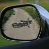 Nach dem Unfall mit dem Radfahrer fuhr der Autofahrer einfach weiter. Die Polizei Feldkirch bittet nun um Hinweise von Zeugen. (Symbolbild)