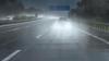 Auf der A96 und auf der A7 haben ein 23-jähriger Autofahrer und eine 21-jährige Autofahrerin jeweils die schlechten Wetterverhältnisse unterschätzt.  (Symbolbild)