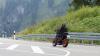 Ein Motorradfahrer hat sich bei Wolfertschwenden schwer verletzt. (Symbolbild)