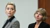 Amber Heard und ihre Anwältin Elaine Bredehoft.