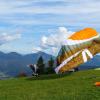In Vorarlberg hat sich ein Gleitschirmflieger schwere Verletzungen zugezogen. (Symbolbild)